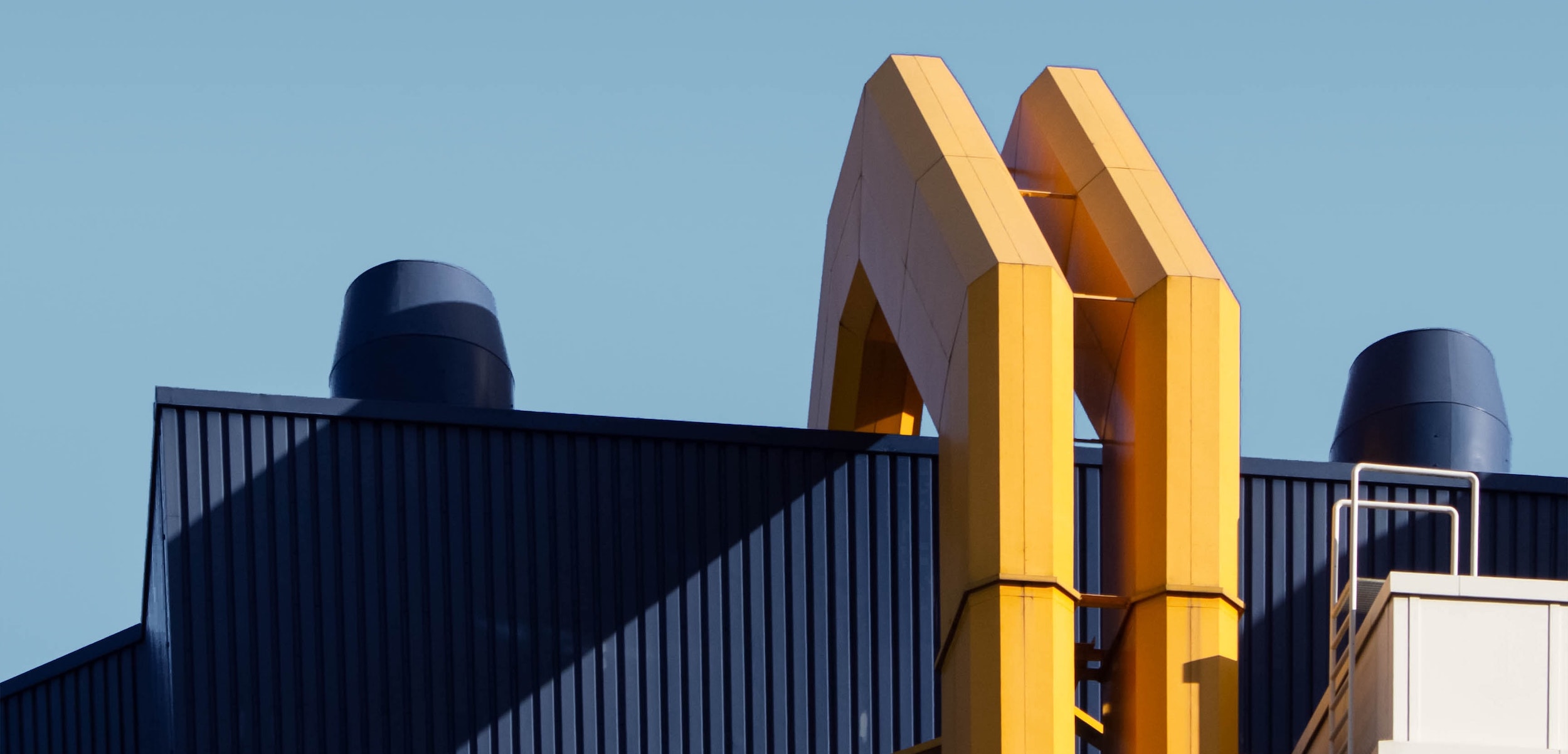 Audit on industry regulations linked to environment, energy, health and safety (cumulative cost assessment) for the chemical, paper and oil industries